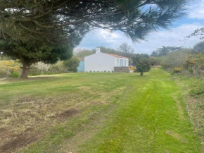 Maison 100 m plage, 2 kms du port